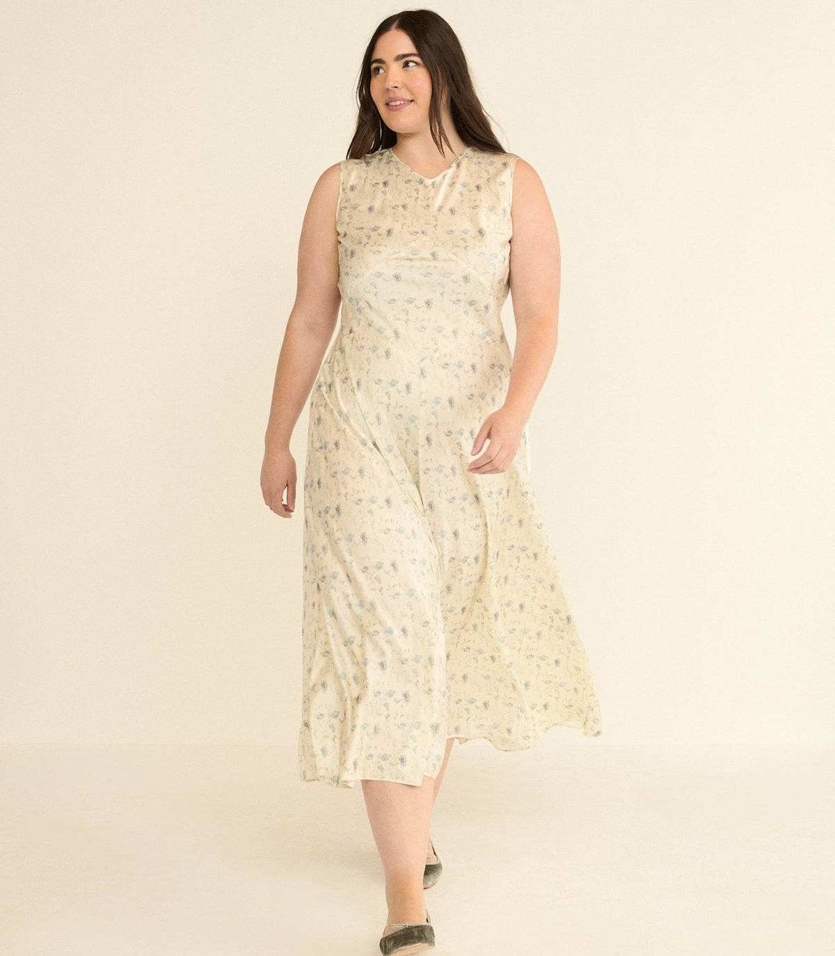 Adelana Dress in Camellia Bloom - view 8