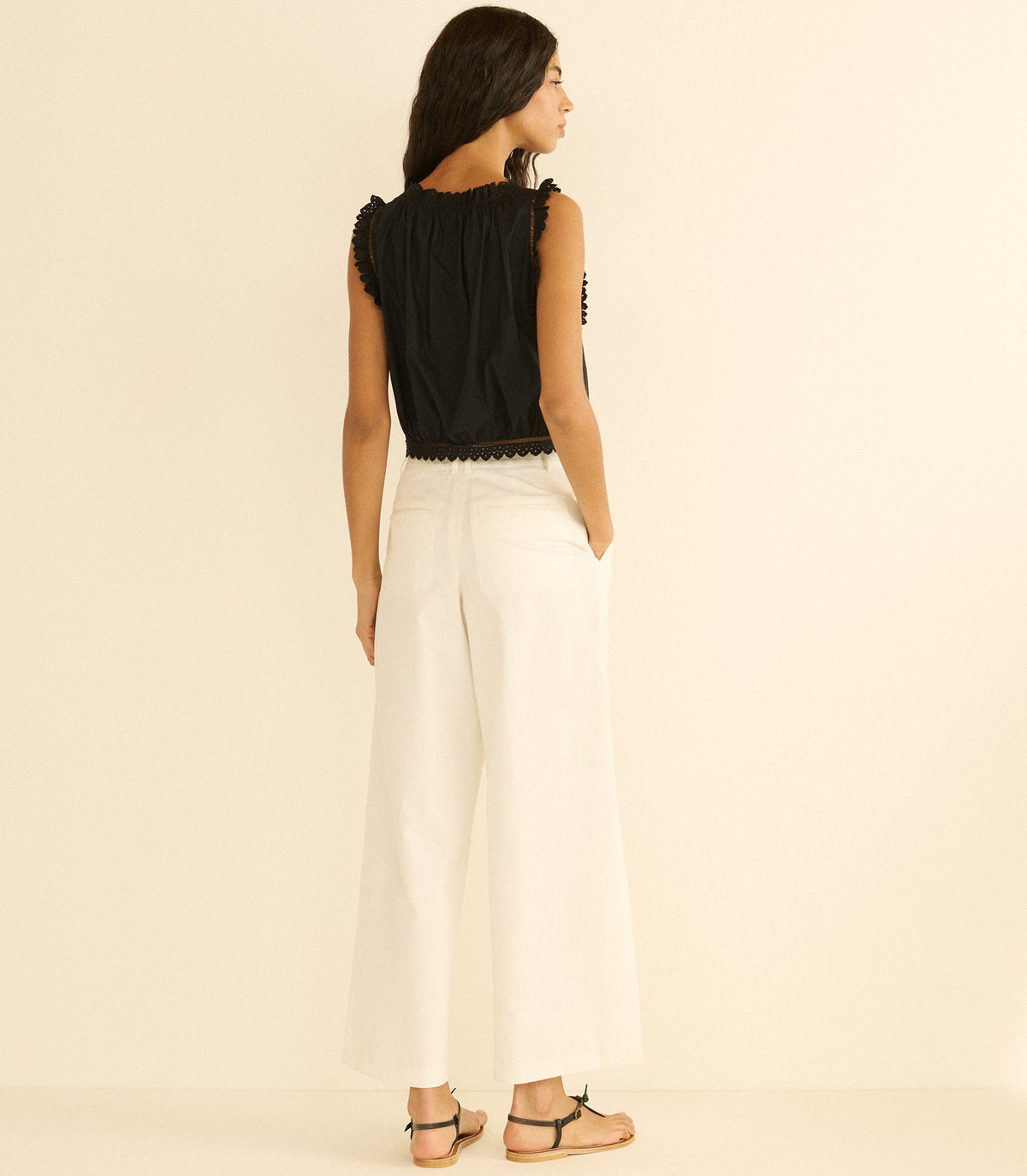 Traveler Top in Black - view 6